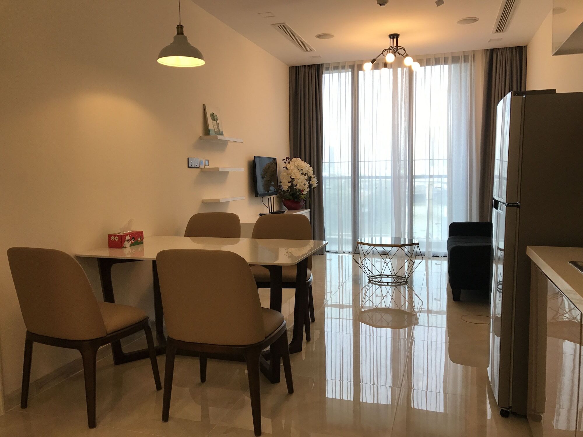 Mins - Vinhome Golden River